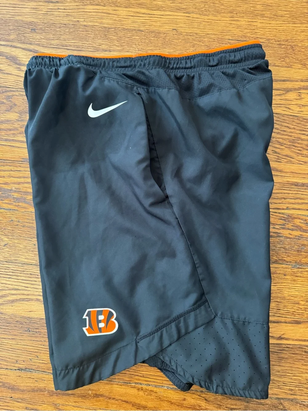 CINCINNATI BENGALS (NFL) NIKE Black and Orange Athletic DRI-FIT Shorts